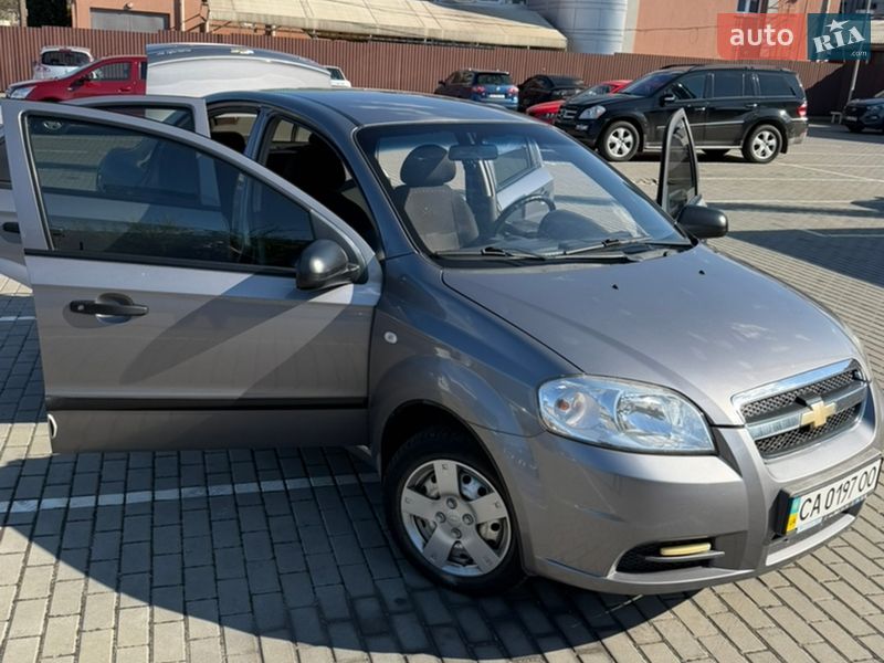 Седан Chevrolet Aveo 2011 в Черкассах