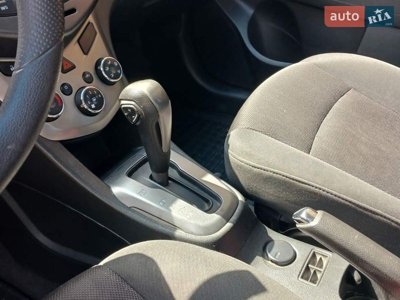 Седан Chevrolet Aveo 2013 в Кицмани