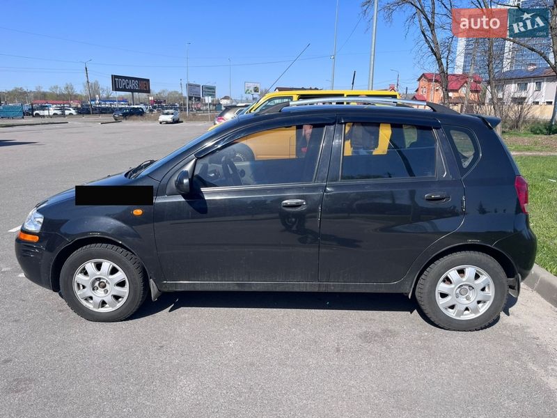 Хетчбек Chevrolet Aveo 2004 в Києві