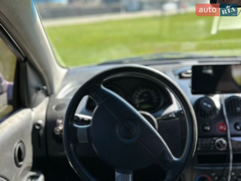 Хэтчбек Chevrolet Aveo 2006 в Барышевке