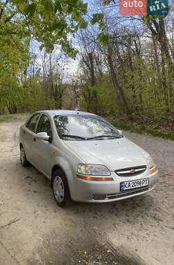 Седан Chevrolet Aveo 2004 в Києві