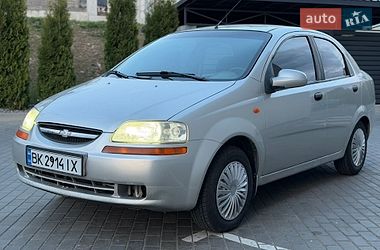 Седан Chevrolet Aveo 2005 в Ровно