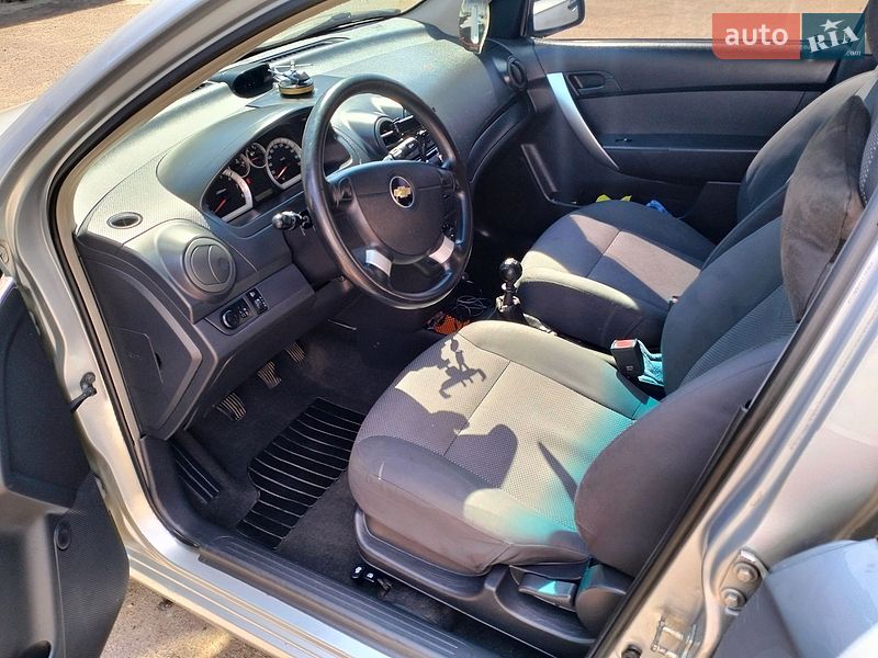 Седан Chevrolet Aveo 2010 в Нежине