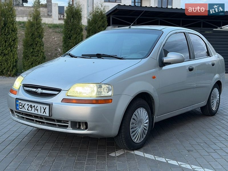 Седан Chevrolet Aveo 2005 в Ровно