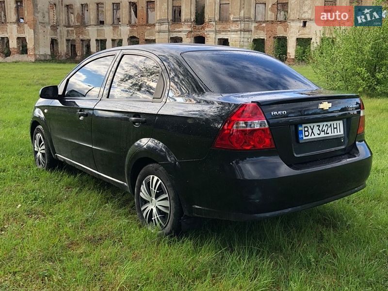 Седан Chevrolet Aveo 2011 в Изяславе