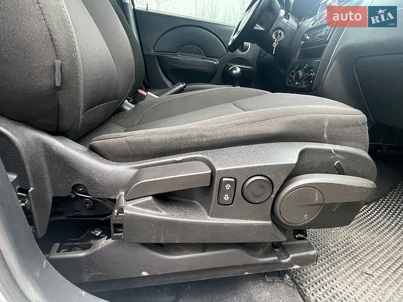Хэтчбек Chevrolet Aveo 2007 в Дубно