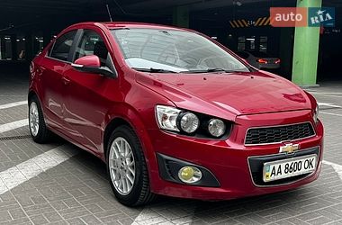 Седан Chevrolet Aveo 2014 в Киеве