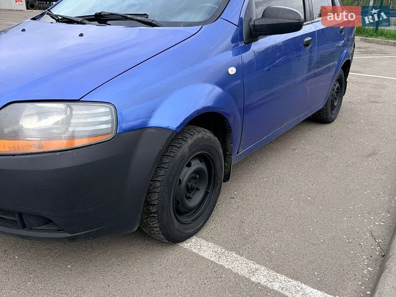 Седан Chevrolet Aveo 2005 в Киеве