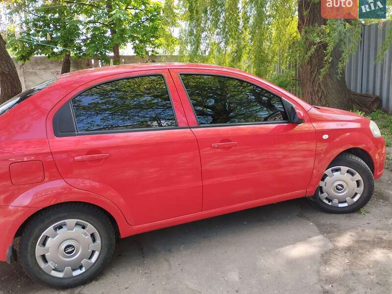Седан Chevrolet Aveo 2008 в Кривом Роге