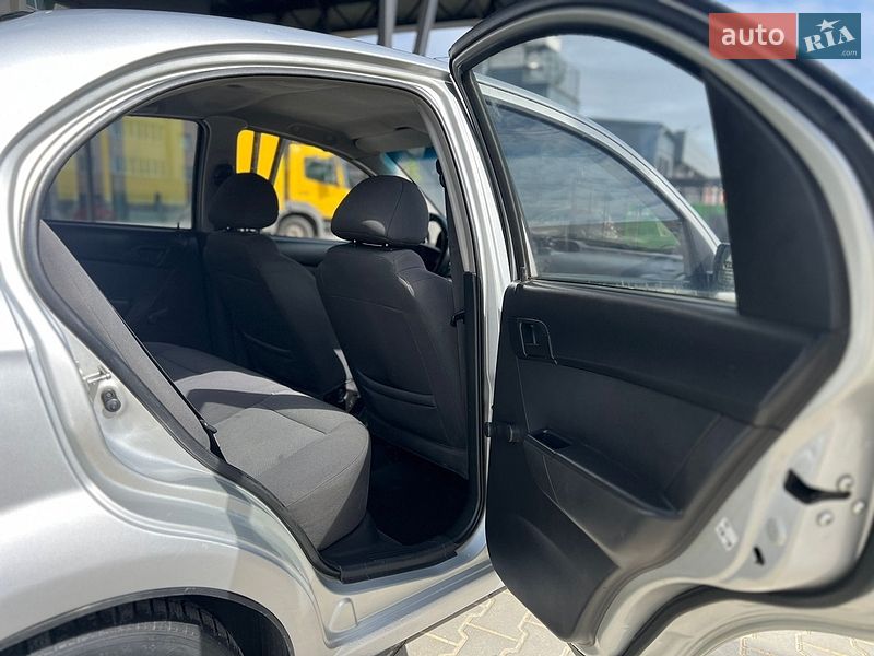 Седан Chevrolet Aveo 2007 в Жовкве