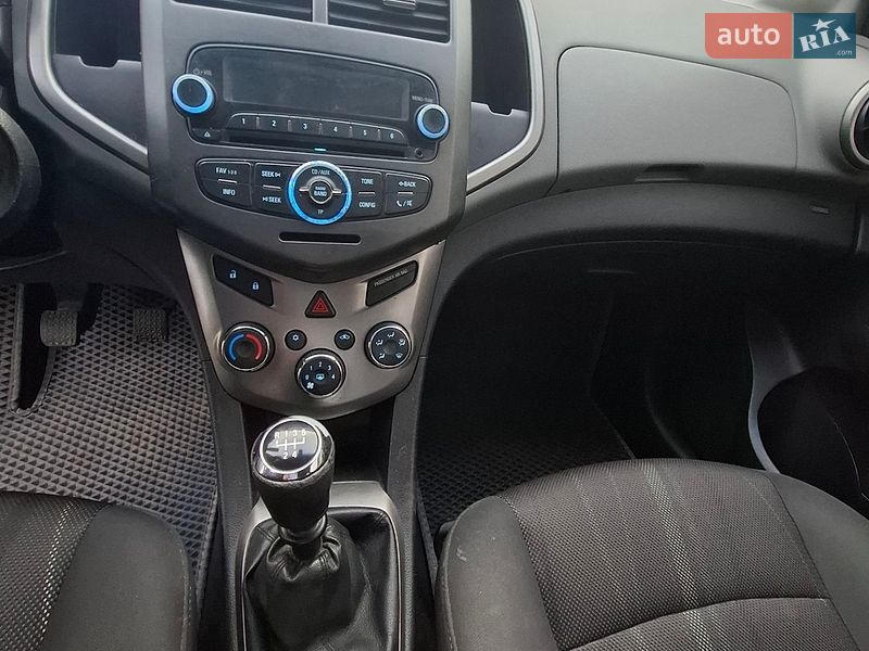 Хэтчбек Chevrolet Aveo 2011 в Горохове
