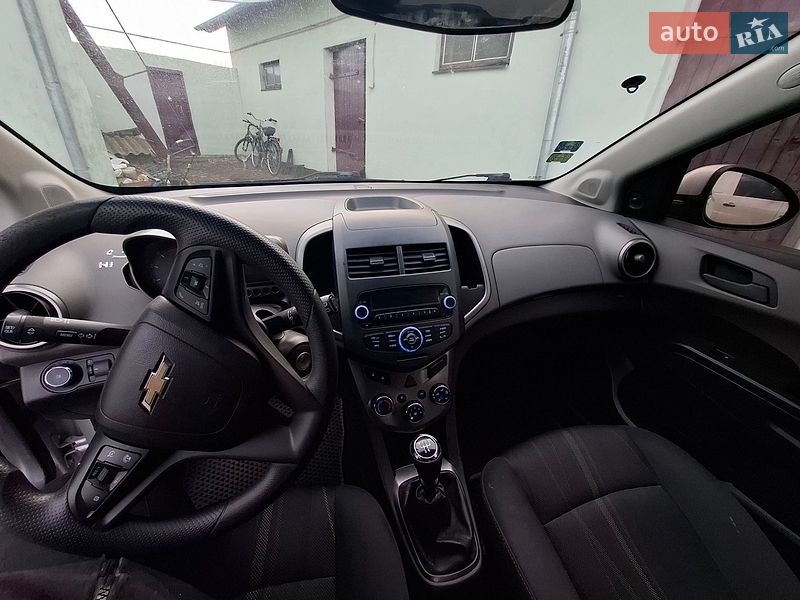 Хэтчбек Chevrolet Aveo 2011 в Горохове