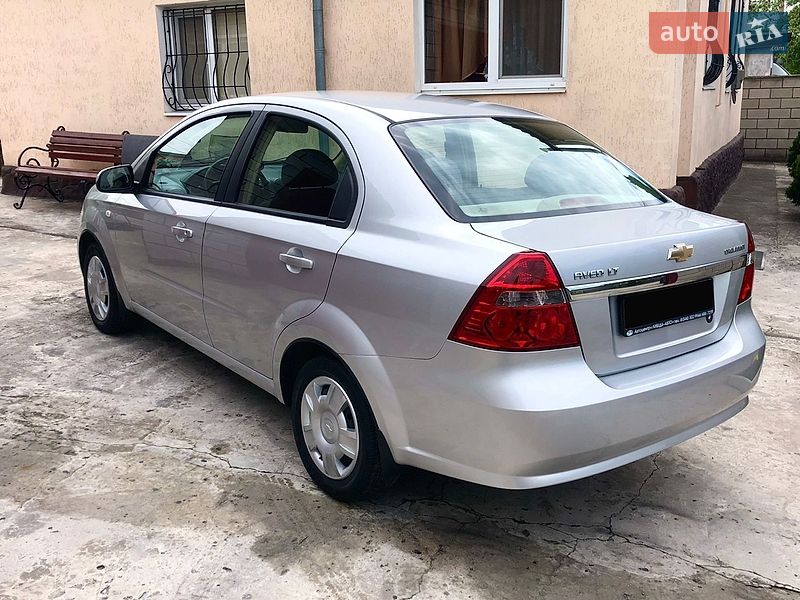 Седан Chevrolet Aveo 2008 в Каменском