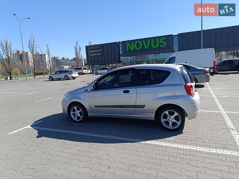 Хэтчбек Chevrolet Aveo 2008 в Киеве