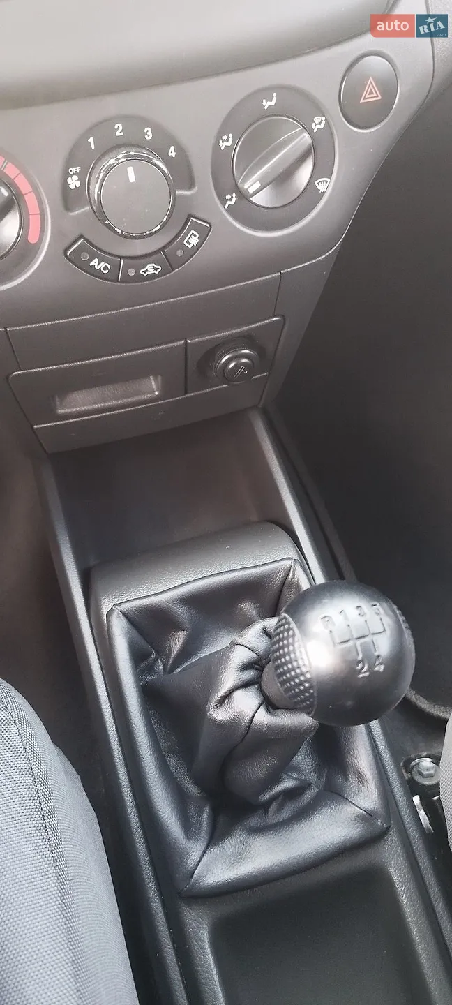 2011 Chevrolet Aveo - мініатюра 18