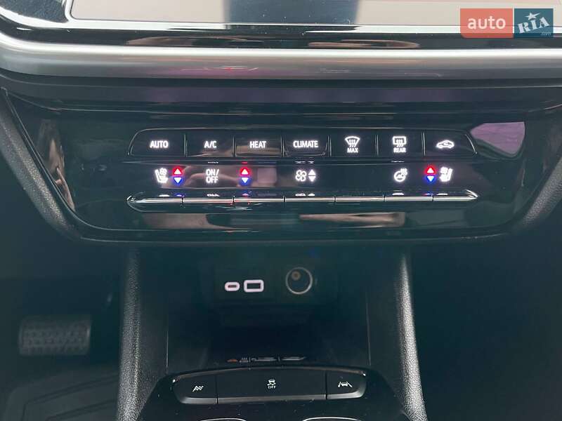 Позашляховик / Кросовер Chevrolet Bolt EUV 2023 в Києві