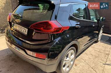 Хэтчбек Chevrolet Bolt EV 2018 в 