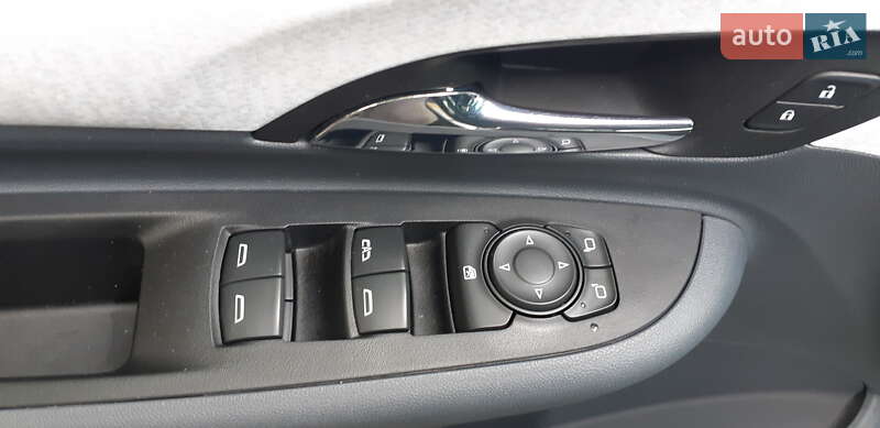 Хетчбек Chevrolet Bolt EV 2020 в Києві