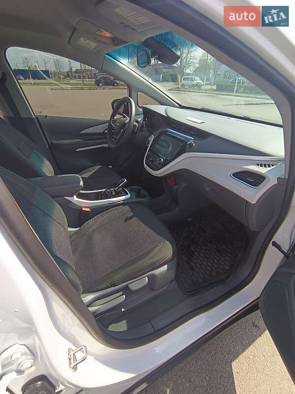 Хэтчбек Chevrolet Bolt EV 2019 в Киеве