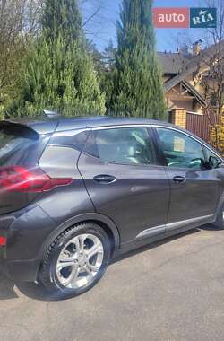Хэтчбек Chevrolet Bolt EV 2017 в 