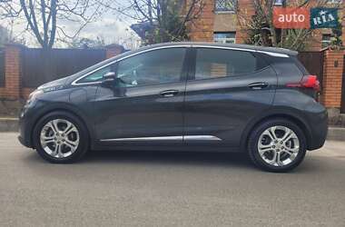 Хэтчбек Chevrolet Bolt EV 2017 в 