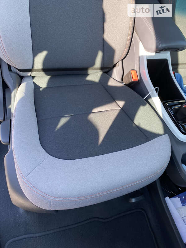 Хэтчбек Chevrolet Bolt EV 2017 в Ирпене фото 20 Хэтчбек Chevrolet Bolt EV 2017 в Ирпене