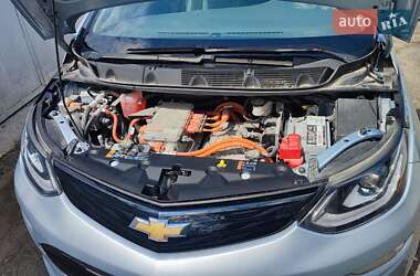 Хэтчбек Chevrolet Bolt EV 2017 в 