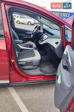 Хэтчбек Chevrolet Bolt EV 2018 в 