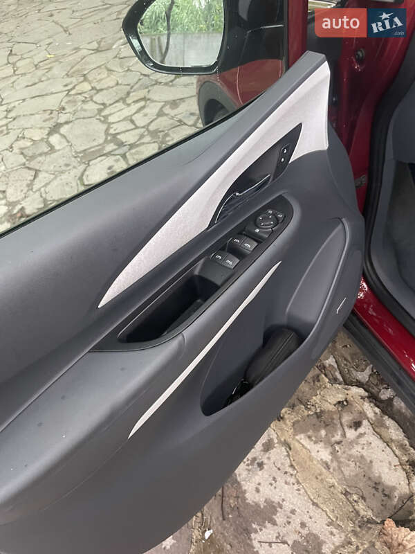 Хэтчбек Chevrolet Bolt EV 2017 в Ужгороде