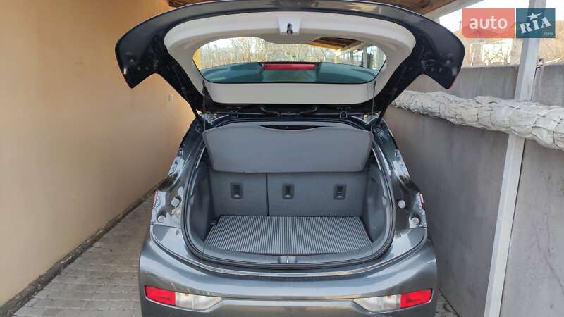 Хэтчбек Chevrolet Bolt EV 2016 в Южноукраинске