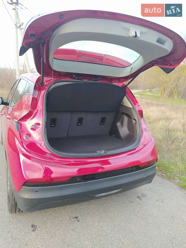 Хэтчбек Chevrolet Bolt EV 2022 в Киеве