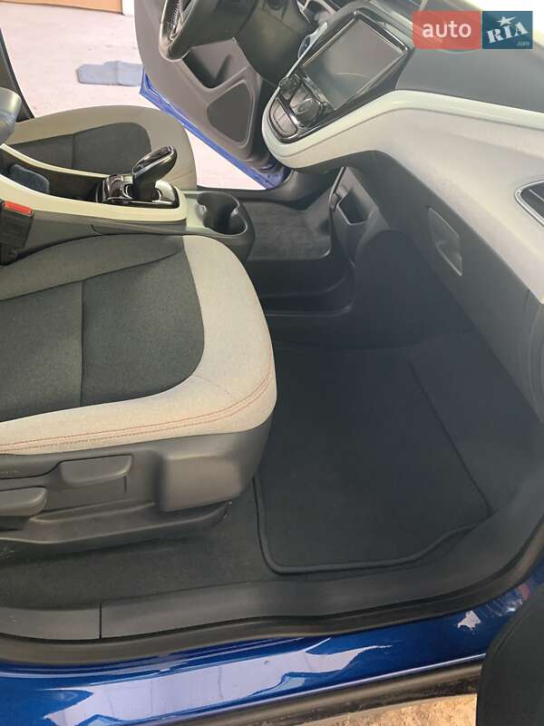 Хетчбек Chevrolet Bolt EV 2021 в Києві фото 13 Хетчбек Chevrolet Bolt EV 2021 в Києві