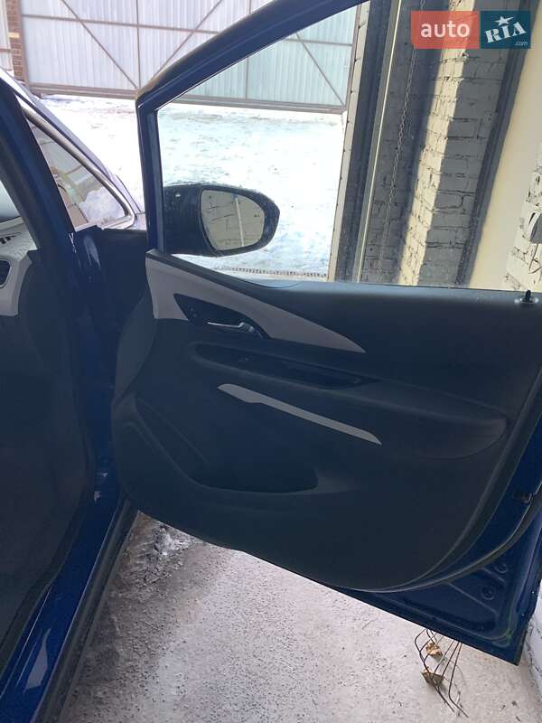 Хетчбек Chevrolet Bolt EV 2021 в Києві фото 20 Хетчбек Chevrolet Bolt EV 2021 в Києві
