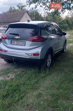 Хэтчбек Chevrolet Bolt EV 2017 в 