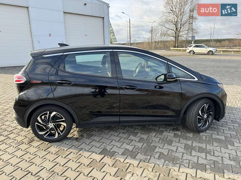 Хэтчбек Chevrolet Bolt EV 2022 в Киеве
