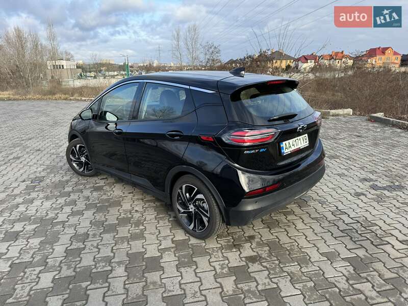 Хэтчбек Chevrolet Bolt EV 2022 в Киеве