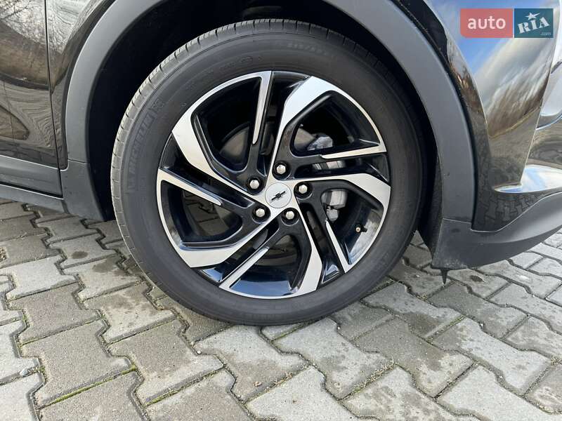Хэтчбек Chevrolet Bolt EV 2022 в Киеве