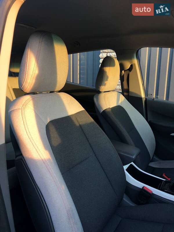 Хетчбек Chevrolet Bolt EV 2017 в Києві фото 19 Хетчбек Chevrolet Bolt EV 2017 в Києві