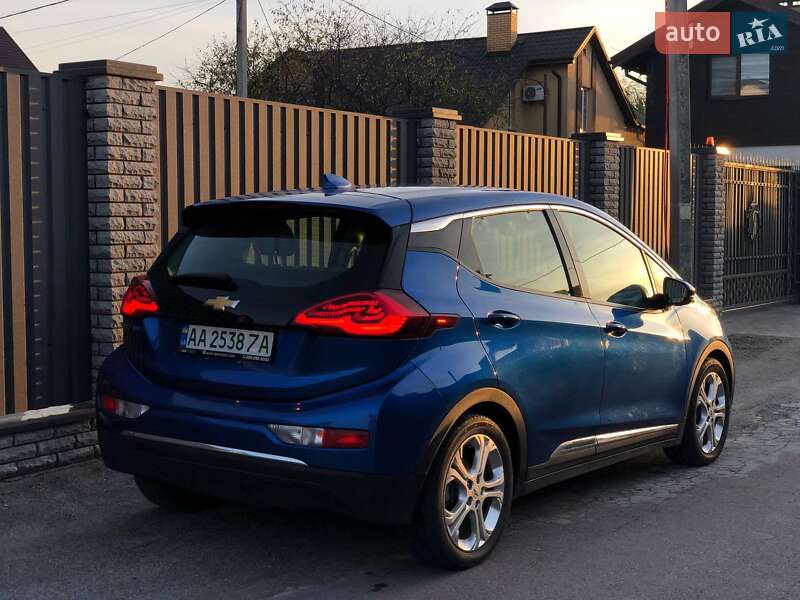 Хетчбек Chevrolet Bolt EV 2017 в Києві фото 3 Хетчбек Chevrolet Bolt EV 2017 в Києві
