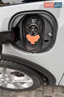 Хэтчбек Chevrolet Bolt EV 2018 в 