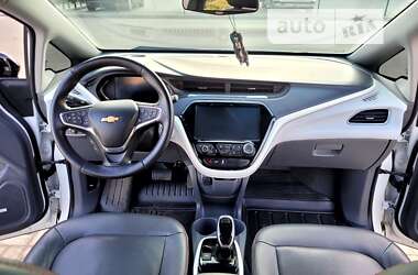 Хэтчбек Chevrolet Bolt EV 2017 в 