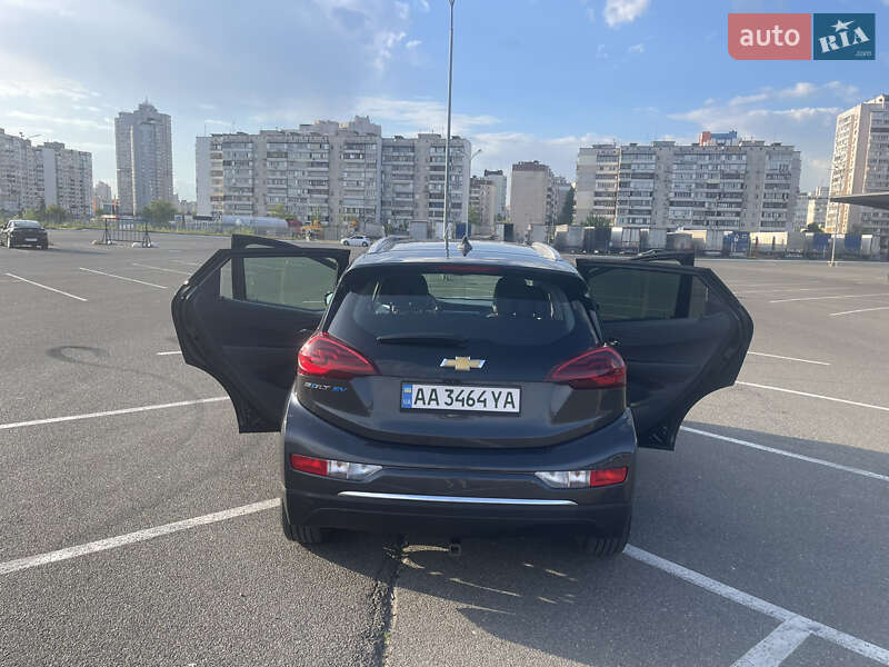 Хэтчбек Chevrolet Bolt EV 2018 в Киеве фото 13 Хэтчбек Chevrolet Bolt EV 2018 в Киеве