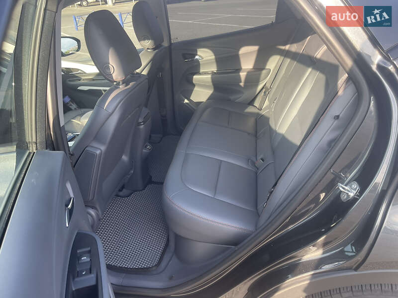 Хэтчбек Chevrolet Bolt EV 2018 в Киеве фото 18 Хэтчбек Chevrolet Bolt EV 2018 в Киеве