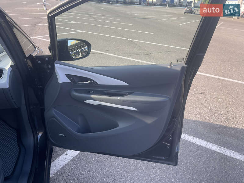Хэтчбек Chevrolet Bolt EV 2018 в Киеве фото 28 Хэтчбек Chevrolet Bolt EV 2018 в Киеве