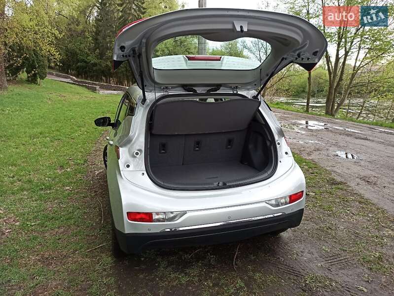 Хэтчбек Chevrolet Bolt EV 2017 в Сквире