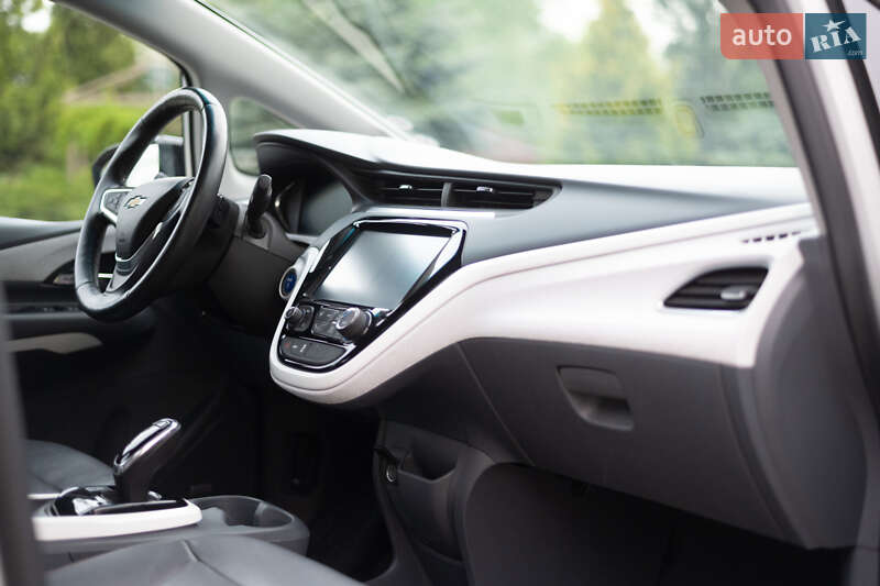Хэтчбек Chevrolet Bolt EV 2017 в Днепре