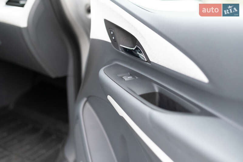 Хэтчбек Chevrolet Bolt EV 2017 в Днепре