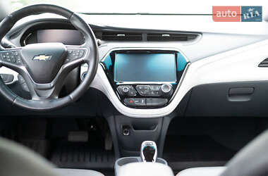 Хэтчбек Chevrolet Bolt EV 2017 в 