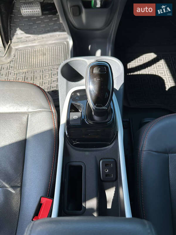 Хэтчбек Chevrolet Bolt EV 2017 в Днепре