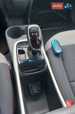 Хэтчбек Chevrolet Bolt EV 2019 в 